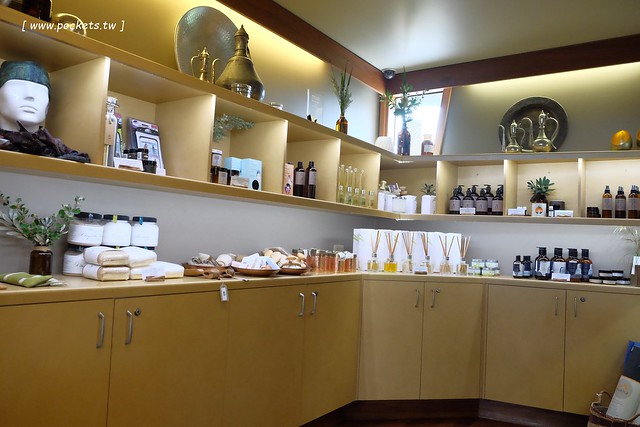 澳洲墨爾本｜Mornington Peninsula 摩寧頓半島一日遊，海邊彩虹小屋、摩寧頓半島戶外溫泉、Sorrento海濱小鎮午餐、Montalto酒莊品酒、古典歐洲風格迷宮花園 @飛天璇的口袋