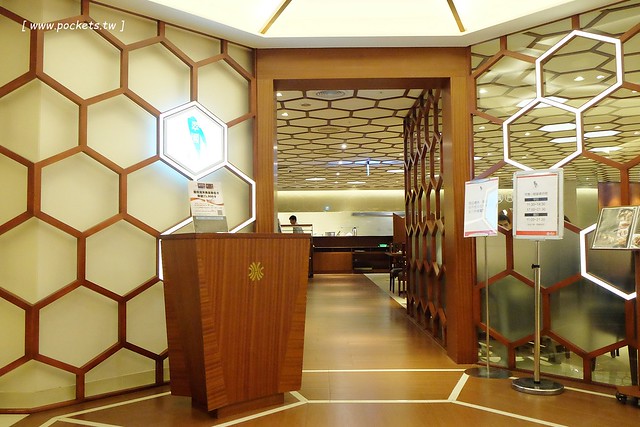 翠園小館┃台中西區美食：熱炒大菜又推陳出新，兼具吃巧又吃飽，台中母親節餐廳推薦，招牌木桶豆花記得要點，台中廣三SOGO百貨15樓 @飛天璇的口袋