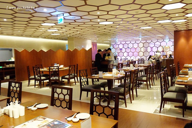 翠園小館┃台中西區美食：熱炒大菜又推陳出新，兼具吃巧又吃飽，台中母親節餐廳推薦，招牌木桶豆花記得要點，台中廣三SOGO百貨15樓 @飛天璇的口袋