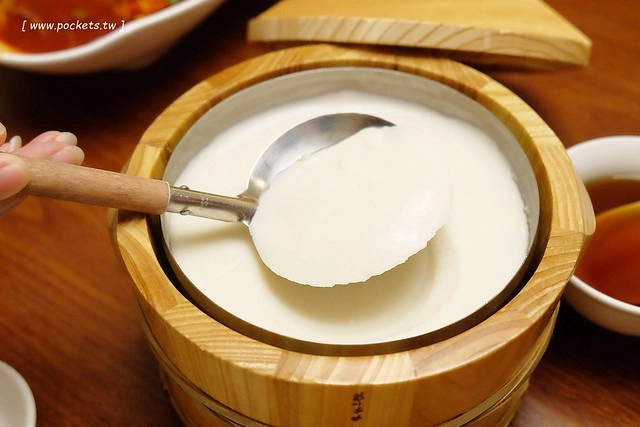 翠園小館┃台中西區美食：熱炒大菜又推陳出新，兼具吃巧又吃飽，台中母親節餐廳推薦，招牌木桶豆花記得要點，台中廣三SOGO百貨15樓 @飛天璇的口袋