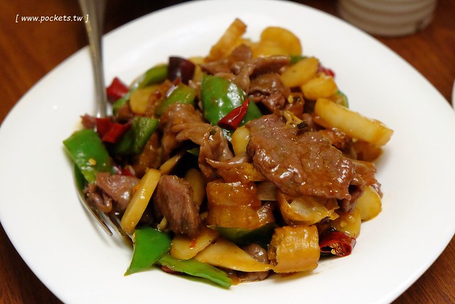 翠園小館┃台中西區美食：熱炒大菜又推陳出新，兼具吃巧又吃飽，台中母親節餐廳推薦，招牌木桶豆花記得要點，台中廣三SOGO百貨15樓 @飛天璇的口袋