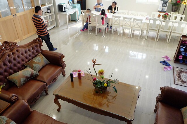 風車花園城堡┃宜蘭民宿推薦：溫馨浪漫以卡童話故事為主題的民宿，有可愛的龍貓房、老皮阿寶房，還有浪漫的藍洞房，凡爾賽房，適合情侶和親子入住(文末抽住宿券) @飛天璇的口袋