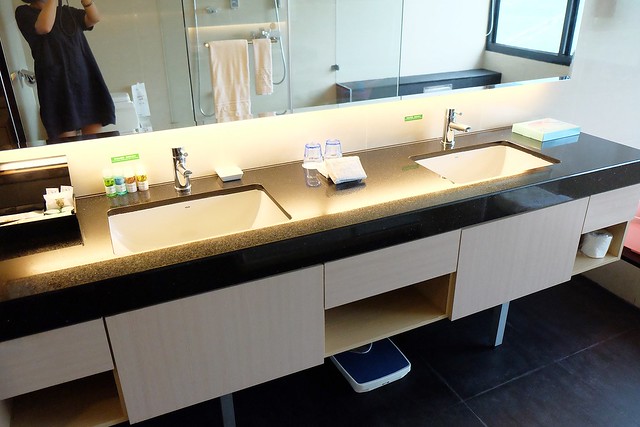 台中兆品酒店┃台中飯店推薦：鄰近中清交流道和逢甲商圈，附有中西餐飲部、健身房、SPA室，還有兒童遊戲區、澡盆、大浴缸，CP值很高的商務飯店和親子飯店 @飛天璇的口袋