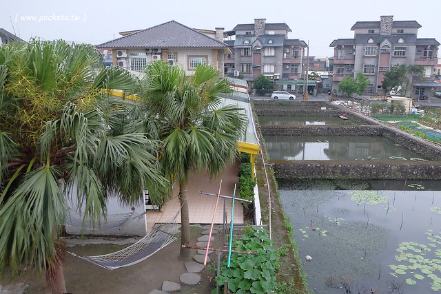 宜蘭冬山｜微風小棧民宿，享受荷畔池泡湯，提供腳踏車供親子騎乘，鄰近羅東夜市與羅東公園 @飛天璇的口袋