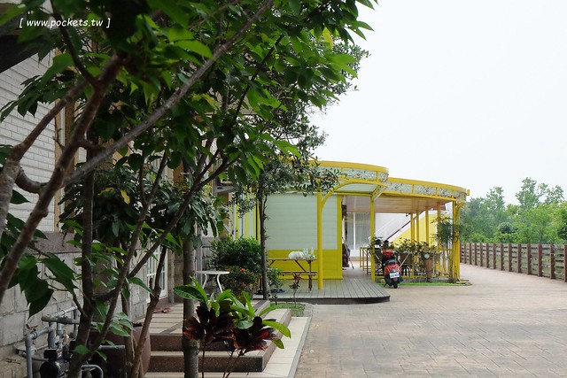 宜蘭冬山｜微風小棧民宿，享受荷畔池泡湯，提供腳踏車供親子騎乘，鄰近羅東夜市與羅東公園 @飛天璇的口袋