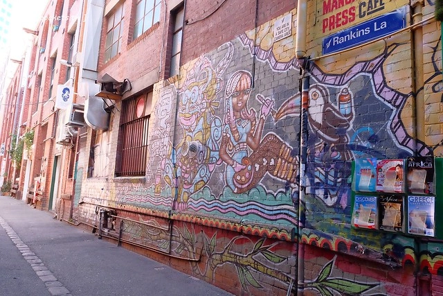 澳洲墨爾本｜墨爾本市區一日遊，南十字星火車站Southern Cross Station搭乘電車遊市區、維多利亞女王市場Queen Victoria Market、南半球最大的H&M血拼、墨爾本咖啡街、Mechester Press下午茶、QV購物商場採購、Box On Collins龍蝦晚餐 @飛天璇的口袋