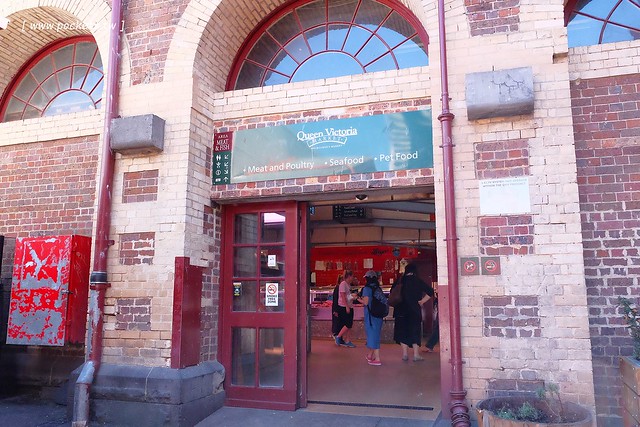 澳洲墨爾本｜墨爾本市區一日遊，南十字星火車站Southern Cross Station搭乘電車遊市區、維多利亞女王市場Queen Victoria Market、南半球最大的H&M血拼、墨爾本咖啡街、Mechester Press下午茶、QV購物商場採購、Box On Collins龍蝦晚餐 @飛天璇的口袋