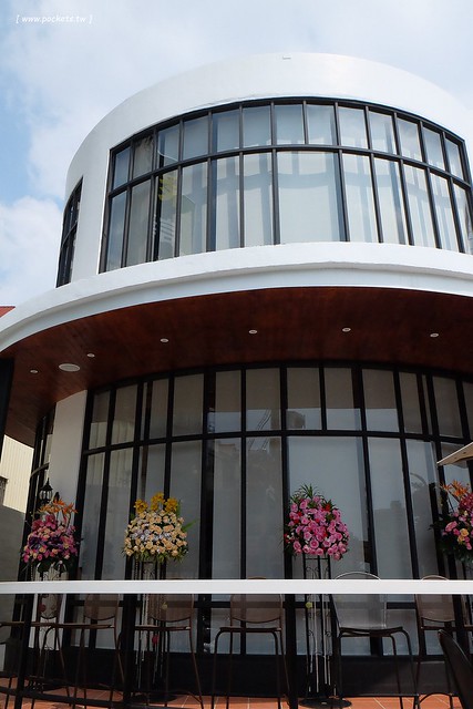 卡啡那台中店：裝潢漂亮大器深具質感，甜點飲料價格平實的咖啡館 @飛天璇的口袋