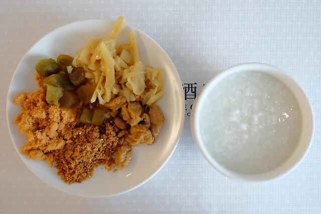 台中兆品酒店┃台中飯店推薦：鄰近中清交流道和逢甲商圈，附有中西餐飲部、健身房、SPA室，還有兒童遊戲區、澡盆、大浴缸，CP值很高的商務飯店和親子飯店 @飛天璇的口袋