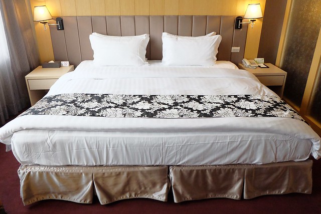 台中兆品酒店┃台中飯店推薦：鄰近中清交流道和逢甲商圈，附有中西餐飲部、健身房、SPA室，還有兒童遊戲區、澡盆、大浴缸，CP值很高的商務飯店和親子飯店 @飛天璇的口袋