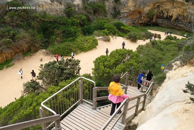 澳洲墨爾本｜大洋路一日遊，此生必去的景點之一澳洲大洋路、Kennett River野生無尾熊、阿波羅灣ILUKA午餐、Loch Ard Gorge六合谷、十二門徒岩、唐人街湄江牛河屋晚餐 @飛天璇的口袋