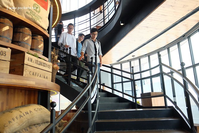 卡啡那台中店：裝潢漂亮大器深具質感，甜點飲料價格平實的咖啡館 @飛天璇的口袋