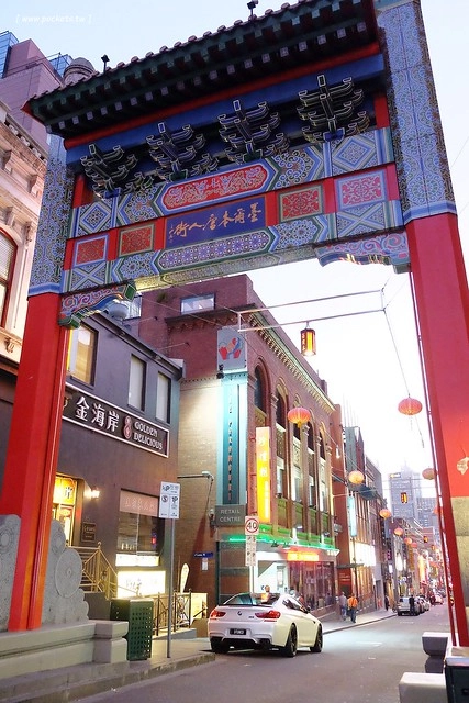 澳洲墨爾本｜大洋路一日遊，此生必去的景點之一澳洲大洋路、Kennett River野生無尾熊、阿波羅灣ILUKA午餐、Loch Ard Gorge六合谷、十二門徒岩、唐人街湄江牛河屋晚餐 @飛天璇的口袋