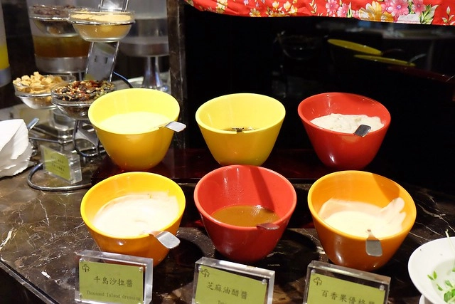 成旅晶贊飯店┃台中住宿推薦：充滿活力朝氣的清新綠色系飯店，位於台中市區鄰近台中火車站和台中公園，有健身房、洗衣室和商務室，房間免費Wi-Fi上網 @飛天璇的口袋