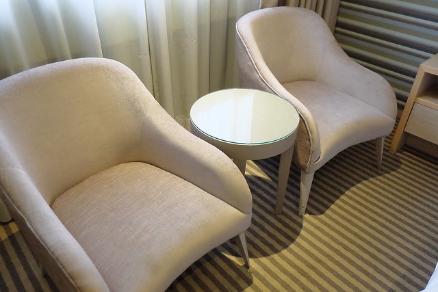 成旅晶贊飯店┃台中住宿推薦：充滿活力朝氣的清新綠色系飯店，位於台中市區鄰近台中火車站和台中公園，有健身房、洗衣室和商務室，房間免費Wi-Fi上網 @飛天璇的口袋