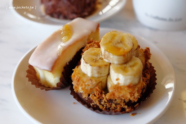 卡啡那台中店：裝潢漂亮大器深具質感，甜點飲料價格平實的咖啡館 @飛天璇的口袋