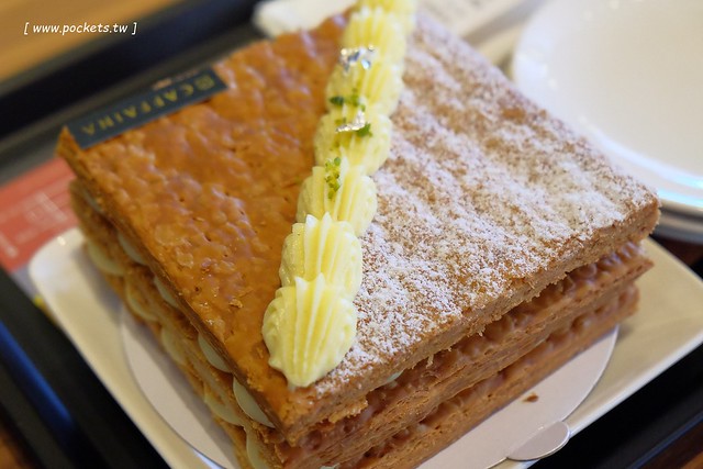 卡啡那台中店：裝潢漂亮大器深具質感，甜點飲料價格平實的咖啡館 @飛天璇的口袋