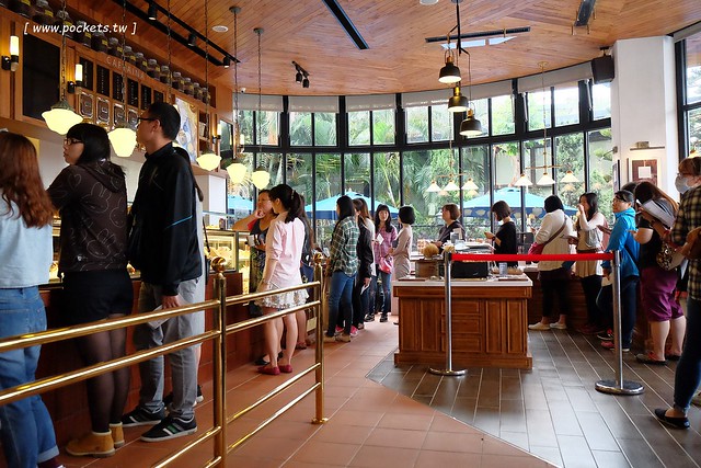 卡啡那台中店：裝潢漂亮大器深具質感，甜點飲料價格平實的咖啡館 @飛天璇的口袋