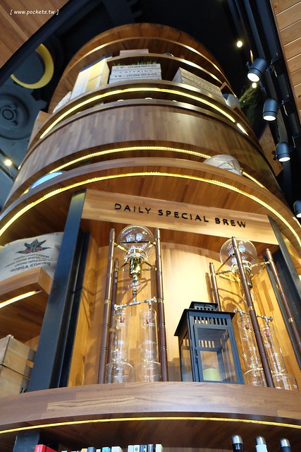 卡啡那台中店：裝潢漂亮大器深具質感，甜點飲料價格平實的咖啡館 @飛天璇的口袋