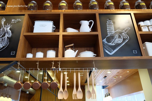 卡啡那台中店：裝潢漂亮大器深具質感，甜點飲料價格平實的咖啡館 @飛天璇的口袋