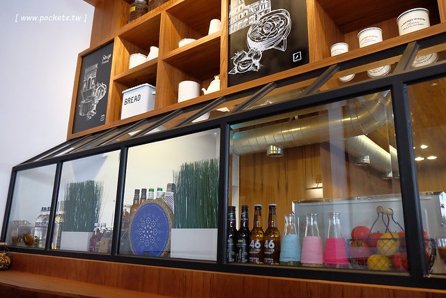 卡啡那台中店：裝潢漂亮大器深具質感，甜點飲料價格平實的咖啡館 @飛天璇的口袋