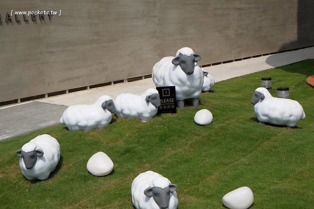卡啡那台中店：裝潢漂亮大器深具質感，甜點飲料價格平實的咖啡館 @飛天璇的口袋