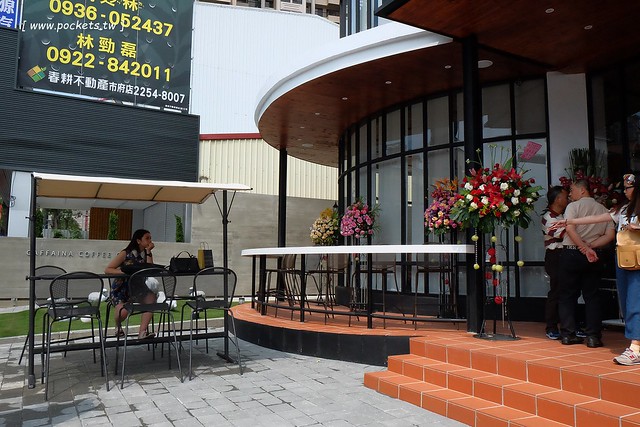 卡啡那台中店：裝潢漂亮大器深具質感，甜點飲料價格平實的咖啡館 @飛天璇的口袋