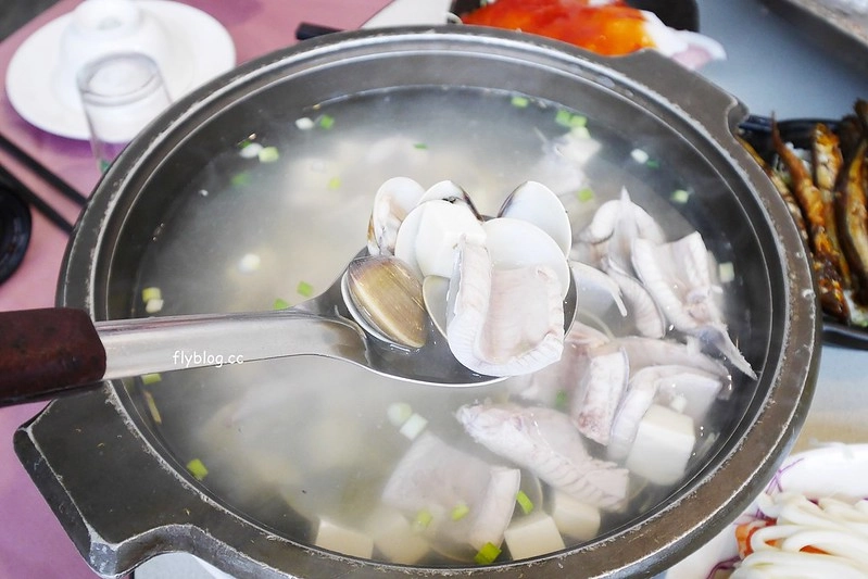 宜蘭蘇澳｜海邊食堂，原豆腐岬17海鮮餐廳，宜蘭在地人也推薦的南方澳美食 @飛天璇的口袋