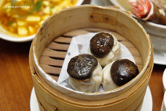 翠園小館┃台中西區美食：熱炒大菜又推陳出新，兼具吃巧又吃飽，台中母親節餐廳推薦，招牌木桶豆花記得要點，台中廣三SOGO百貨15樓 @飛天璇的口袋