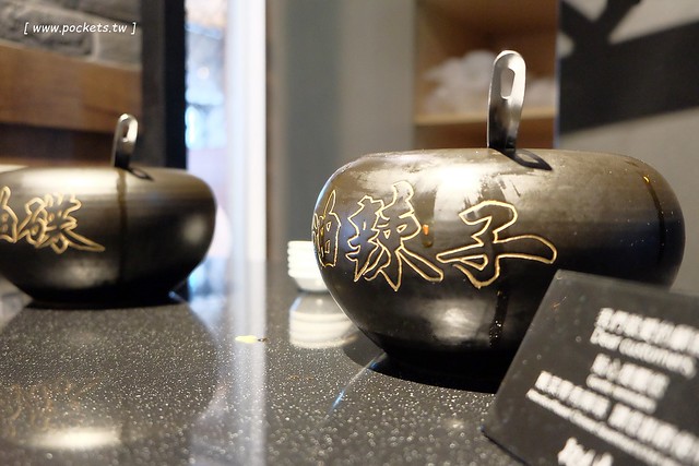 段純貞牛肉麵┃台中西區美食：新竹超人氣牛肉麵店，台中公益路小吃美食再一發，網路票選全台十大牛肉麵店，推薦燉番茄牛肉手打麵，小菜選擇性也很多 @飛天璇的口袋