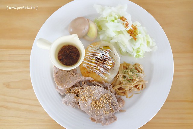 熊轉家小豬食┃霧峰美食餐廳：手作餐點嚴選用心食材，室內有很多可愛的小豬，位於霧峰921地震園區裡面，鄰近霧峰光復新村，是親子友善餐廳 @飛天璇的口袋