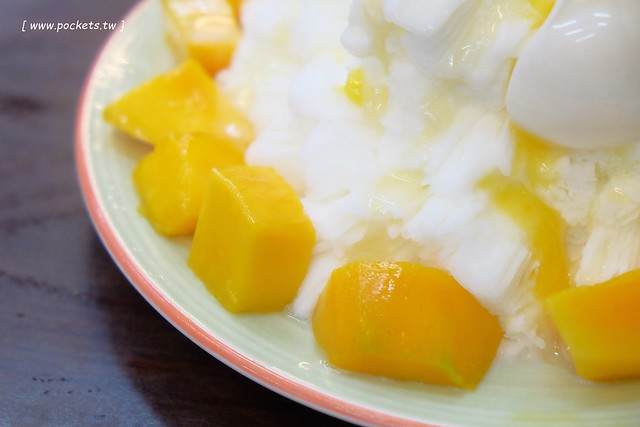 台中南屯｜黃家黑砂糖剉冰，料多味美的超人氣剉冰店，食尚玩家和蘋果日報採訪報導 @飛天璇的口袋