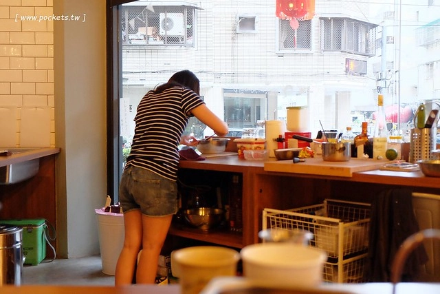 P&J’s P&acirc;tisserie法式鏡面蛋糕｜一對夫妻開的甜點店，價格親民深受學生族群的喜愛 @飛天璇的口袋