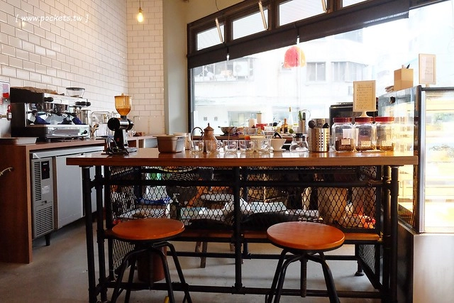 P&J’s P&acirc;tisserie法式鏡面蛋糕｜一對夫妻開的甜點店，價格親民深受學生族群的喜愛 @飛天璇的口袋