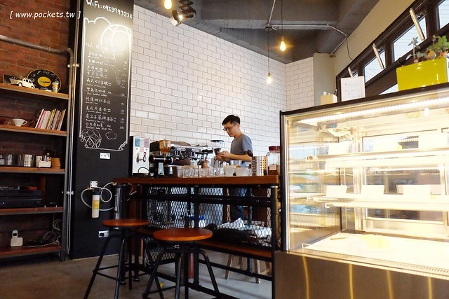 P&J’s P&acirc;tisserie法式鏡面蛋糕｜一對夫妻開的甜點店，價格親民深受學生族群的喜愛 @飛天璇的口袋