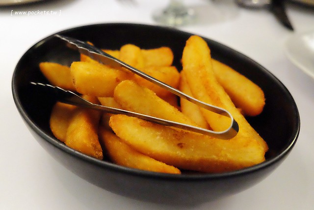 澳洲墨爾本｜墨爾本市區一日遊，南十字星火車站Southern Cross Station搭乘電車遊市區、維多利亞女王市場Queen Victoria Market、南半球最大的H&M血拼、墨爾本咖啡街、Mechester Press下午茶、QV購物商場採購、Box On Collins龍蝦晚餐 @飛天璇的口袋