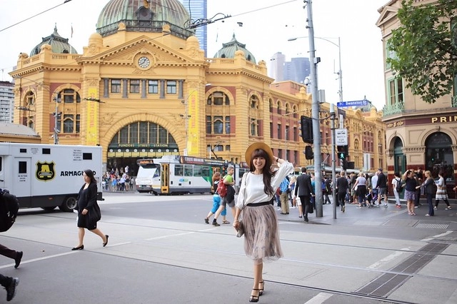 澳洲墨爾本｜墨爾本市區半日遊，溫莎酒店、國會大廈、聖派翠克大教堂、費茲洛花園、庫克船長故居、聯邦廣場、弗林德斯火車站、聖保羅大教堂、Hosier lane塗鴉街、HUNGRY JACK’S @飛天璇的口袋