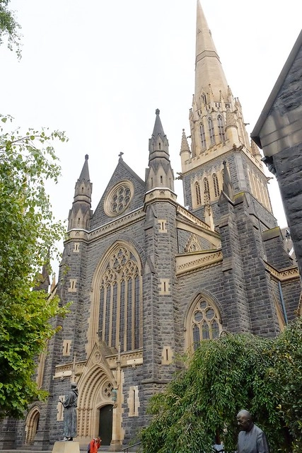 澳洲墨爾本｜墨爾本市區半日遊，溫莎酒店、國會大廈、聖派翠克大教堂、費茲洛花園、庫克船長故居、聯邦廣場、弗林德斯火車站、聖保羅大教堂、Hosier lane塗鴉街、HUNGRY JACK’S @飛天璇的口袋