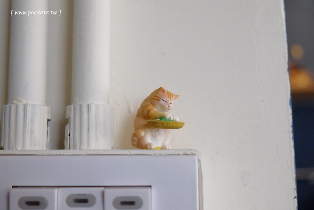 小森空間．Komori┃台中北區美食：充滿無印良品氛圍的日系小店，以手作甜點和中式花茶為主，店裡有很多可愛的卡通公仔，地下室做為藝術作品展覽空間 @飛天璇的口袋