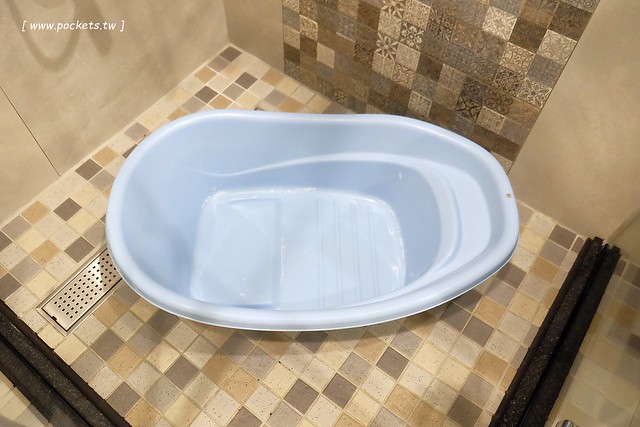 宜蘭冬山｜微風小棧民宿，享受荷畔池泡湯，提供腳踏車供親子騎乘，鄰近羅東夜市與羅東公園 @飛天璇的口袋