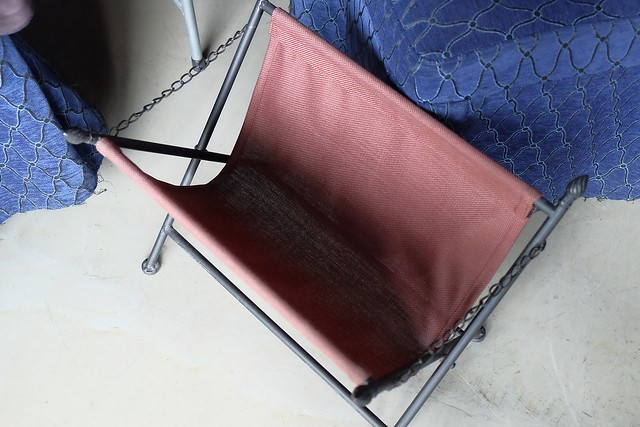 新月梧桐三義店｜漂亮的清水模建築裡，擁有綠意盎然的庭院和四面採光的落地窗設計 @飛天璇的口袋