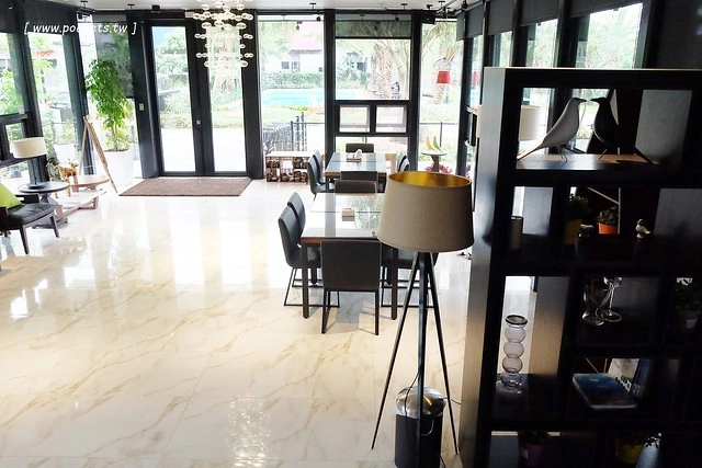 在鷺上生活會館┃宜蘭民宿推薦：豪華又頂級的全新民宿，擁有庭園游泳池、露天BBQ、嬰兒房，每間房間備有透明浴室、大型浴缸，貼心下午茶和豐盛九宮格早餐 @飛天璇的口袋