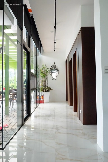 在鷺上生活會館┃宜蘭民宿推薦：豪華又頂級的全新民宿，擁有庭園游泳池、露天BBQ、嬰兒房，每間房間備有透明浴室、大型浴缸，貼心下午茶和豐盛九宮格早餐 @飛天璇的口袋