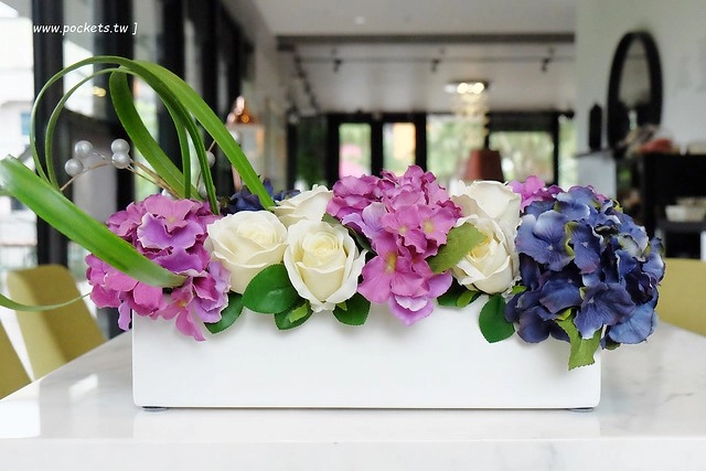 在鷺上生活會館┃宜蘭民宿推薦：豪華又頂級的全新民宿，擁有庭園游泳池、露天BBQ、嬰兒房，每間房間備有透明浴室、大型浴缸，貼心下午茶和豐盛九宮格早餐 @飛天璇的口袋