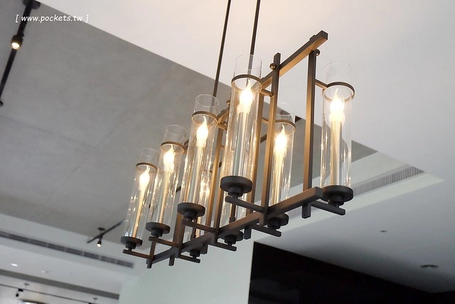 在鷺上生活會館┃宜蘭民宿推薦：豪華又頂級的全新民宿，擁有庭園游泳池、露天BBQ、嬰兒房，每間房間備有透明浴室、大型浴缸，貼心下午茶和豐盛九宮格早餐 @飛天璇的口袋