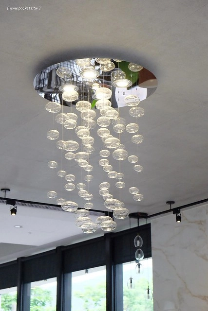 在鷺上生活會館┃宜蘭民宿推薦：豪華又頂級的全新民宿，擁有庭園游泳池、露天BBQ、嬰兒房，每間房間備有透明浴室、大型浴缸，貼心下午茶和豐盛九宮格早餐 @飛天璇的口袋