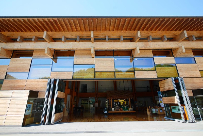 日本高知｜檮原町．隈研吾五大建築的巡禮，檮原町綜合廳舍、雲之上別館、雲之上本館、雲之上藝廊、雲之上圖書館 @飛天璇的口袋