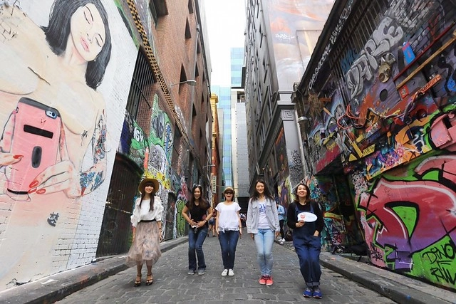 澳洲墨爾本｜墨爾本市區半日遊，溫莎酒店、國會大廈、聖派翠克大教堂、費茲洛花園、庫克船長故居、聯邦廣場、弗林德斯火車站、聖保羅大教堂、Hosier lane塗鴉街、HUNGRY JACK’S @飛天璇的口袋