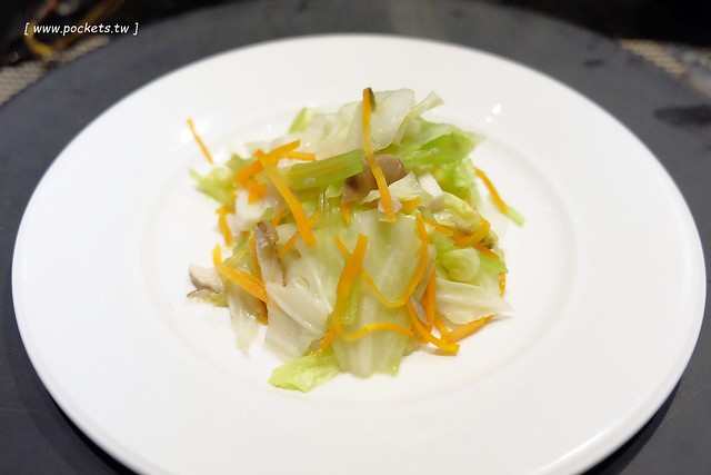 凱焱鐵板燒┃台中南屯餐廳：標榜少鹽、輕油、原味的鐵板燒料理，想吃美食也可以健康無負擔，兼具視覺與味覺的精彩享饗 @飛天璇的口袋