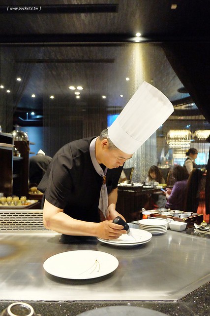 凱焱鐵板燒┃台中南屯餐廳：標榜少鹽、輕油、原味的鐵板燒料理，想吃美食也可以健康無負擔，兼具視覺與味覺的精彩享饗 @飛天璇的口袋